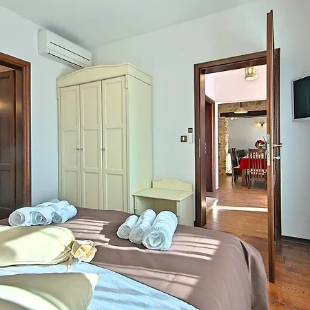 Charming Holiday With Swimming Pool In Pula